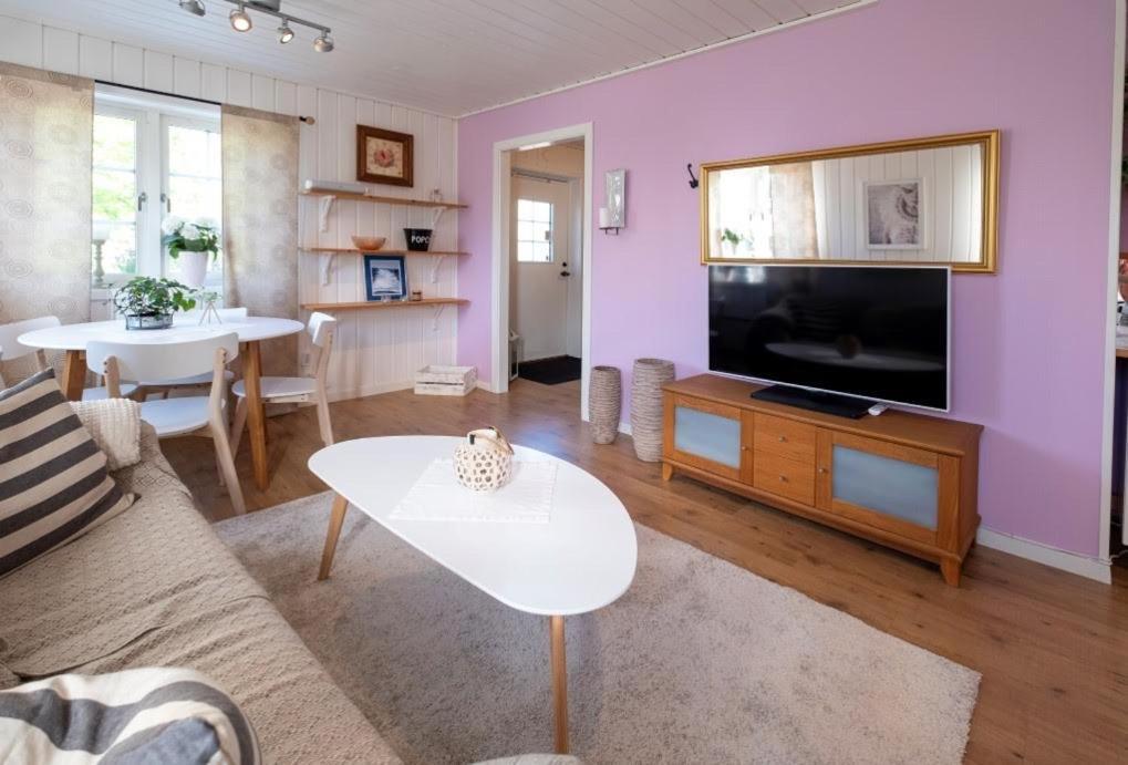 Lilla Groena Huset Pa Garden Härnösand Eksteriør billede